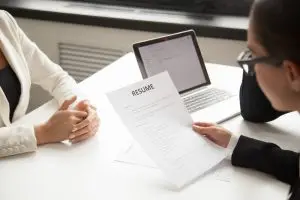 Image for article: Inilah sebabnya mengapa calon memalsukan surat rujukan mereka