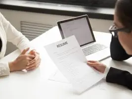 Image for article: Inilah sebabnya mengapa calon memalsukan surat rujukan mereka